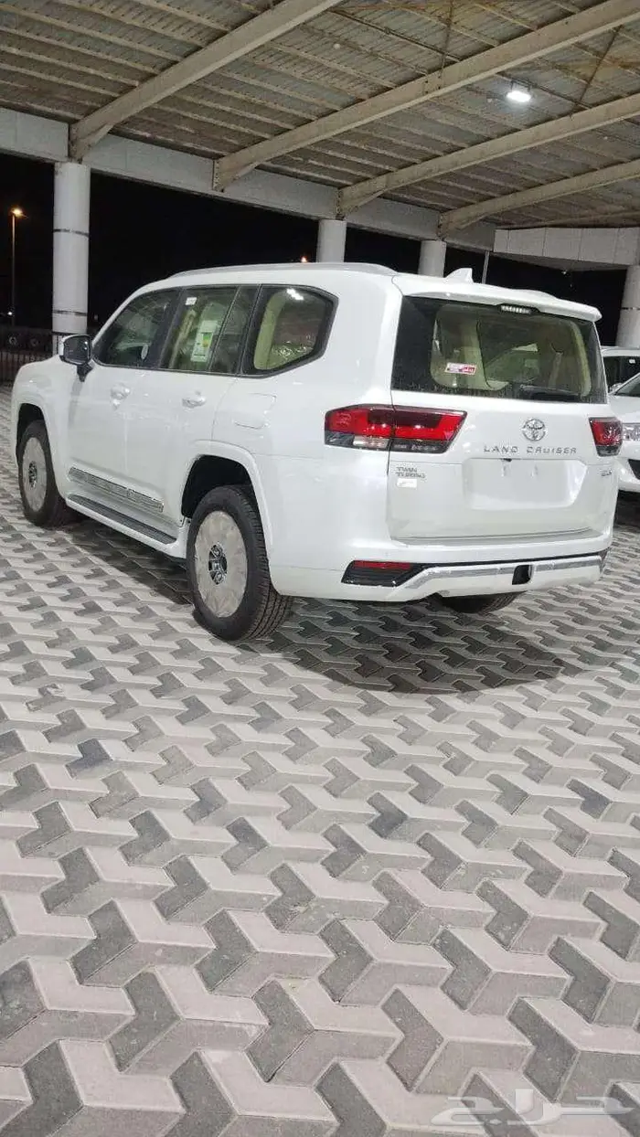 لاندكروزر جي اكس ار L3 l موديل 2025 3
