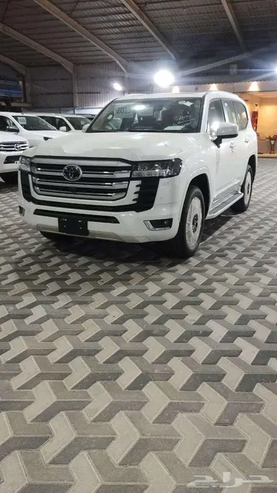لاندكروزر جي اكس ار L3 l موديل 2025 0