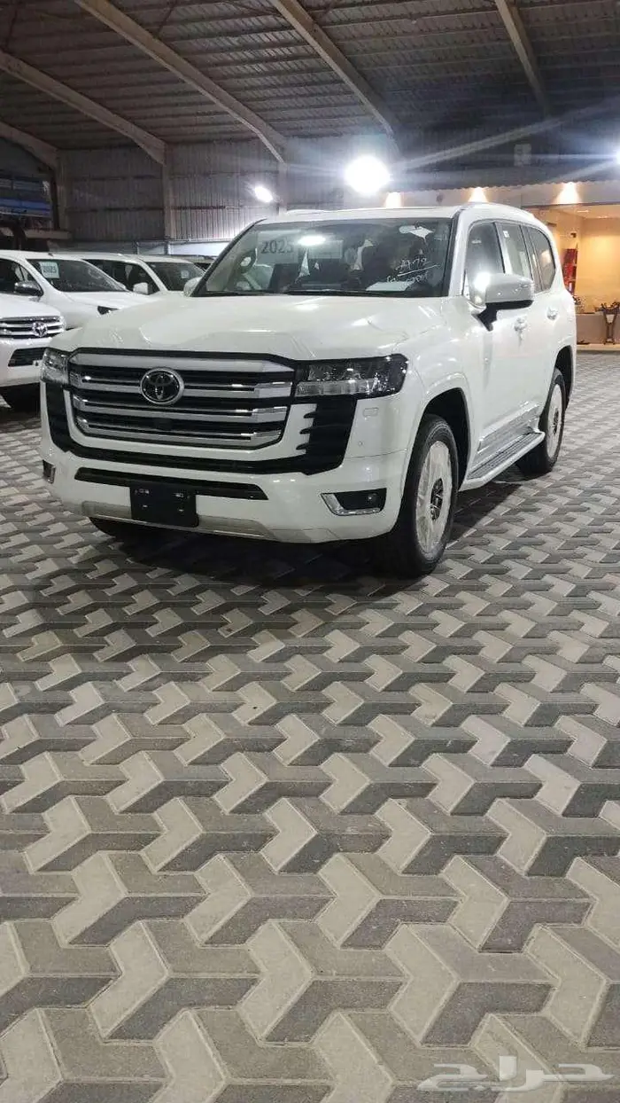 لاندكروزر جي اكس ار L3 l موديل 2025 0