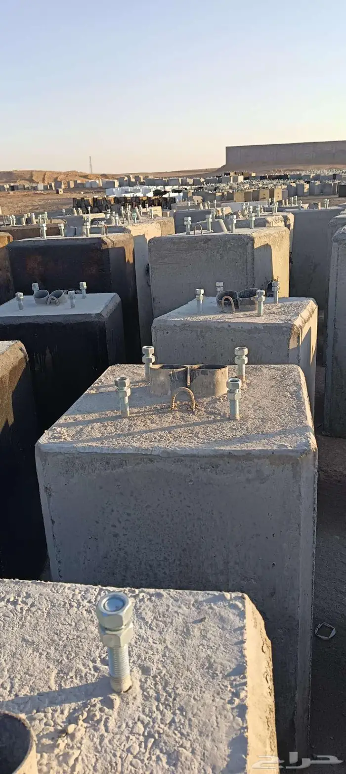 اعمده اناره للبيع عمدان محطات ملاعب اسطبلات استراحات 5