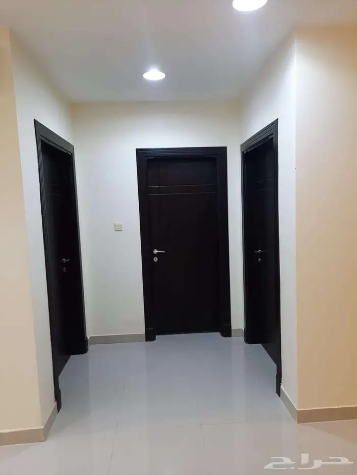 فيلا للإيجار دوبلكس زاوية على شارعين الرياض حي العوالي 6
