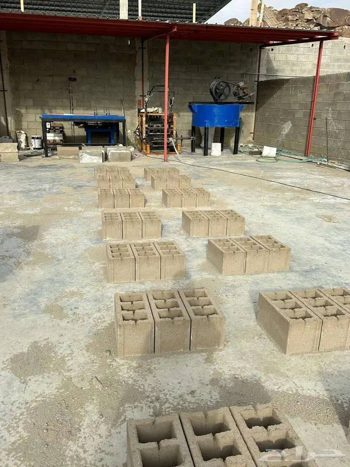 ماكينات مصنع بلوك وإنترلوك للبيع أو الأيجار 4