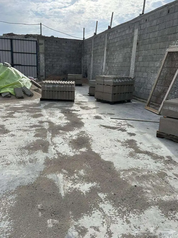 ماكينات مصنع بلوك وإنترلوك للبيع أو الأيجار 1