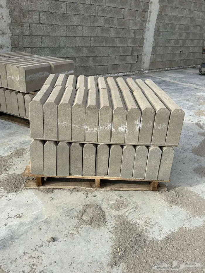 ماكينات مصنع بلوك وإنترلوك للبيع أو الأيجار 3