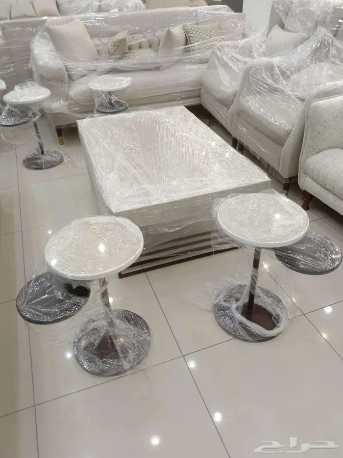 - طاولات خدمة كبيرة 3