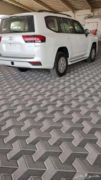 لاندكروزر جي اكس ار L2 موديل 2025 1
