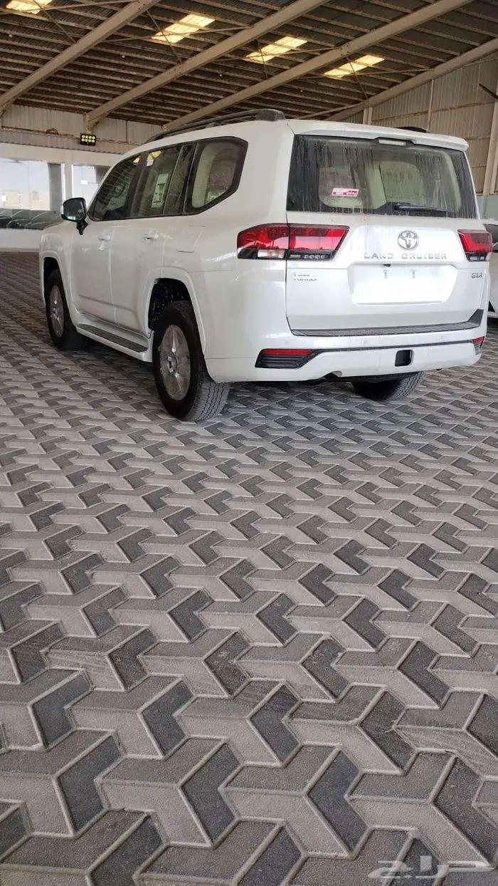 لاندكروزر جي اكس ار L2 موديل 2025 3