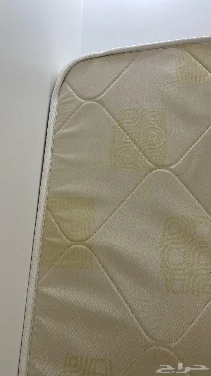 مرتبة سليب هاي طبية شبه جديدة 2