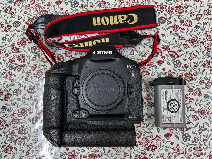 كاميرا كانون احترافية Canon EOS-1D X Mark II - بودي فقط 0
