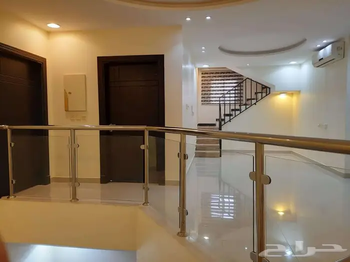 فيلا للإيجار دوبلكس زاوية على شارعين الرياض حي العوالي 5