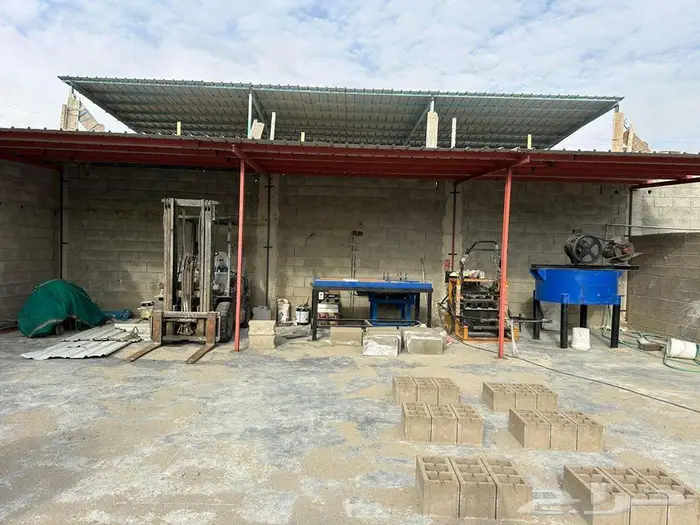 ماكينات مصنع بلوك وإنترلوك للبيع أو الأيجار 9