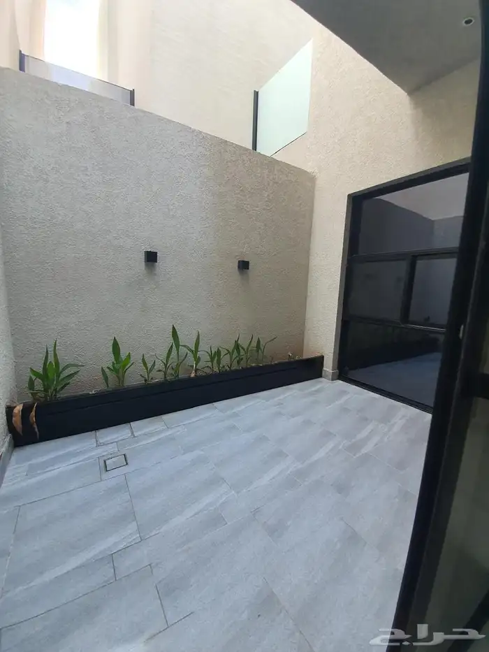 دور ارضي بالعليا 8