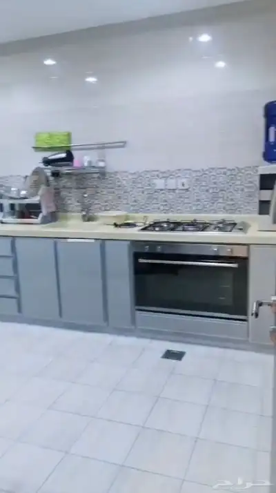 شقة للبيع مؤثثة بالكامل خلف ممشى بطحاء قريش 4