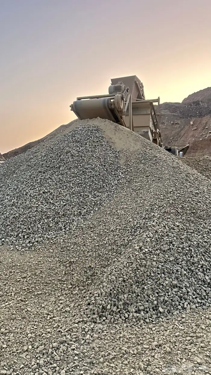 ردميه و سبيز و حجر و بسكورز متوفر جميع انواع اتربه كميات 11