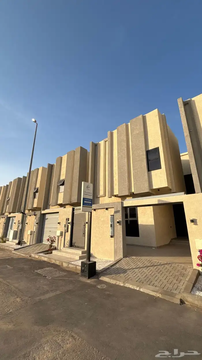 فيلا في شرق المدينه البدراني بتشطيب ولا اروووع 22