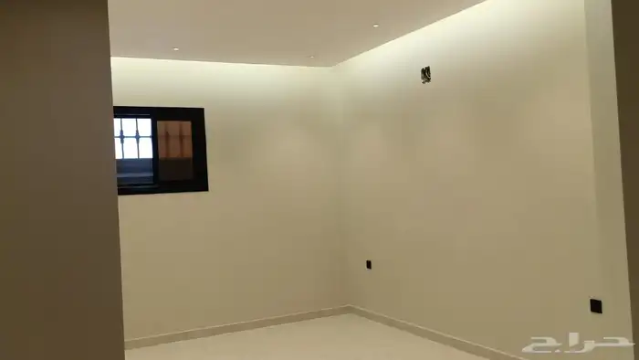 عقار زاوية للبيع   سكني استثماري في موقع استراتيجي الجبيلة 14