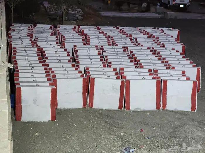 حواجز خرسانية قواعد أناره جميع المقاييس 16