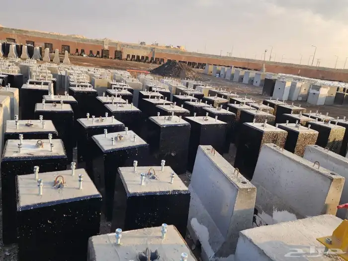 حواجز خرسانية قواعد أناره جميع المقاييس 9
