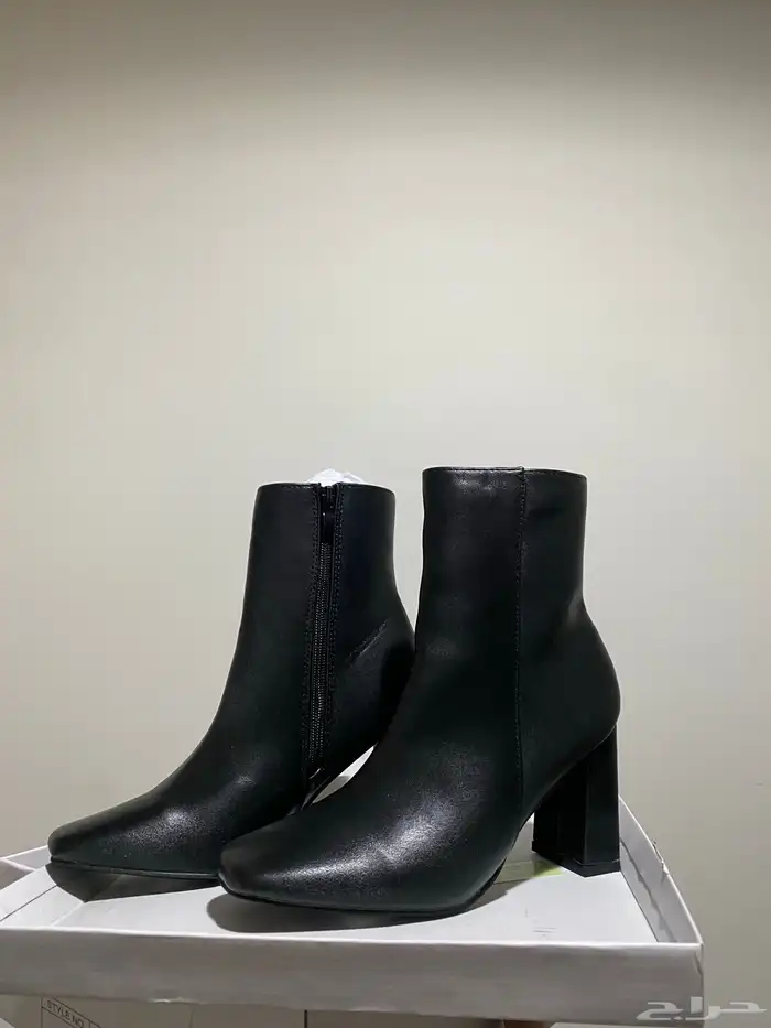 فساتين و شنطة وكعب جلد 3