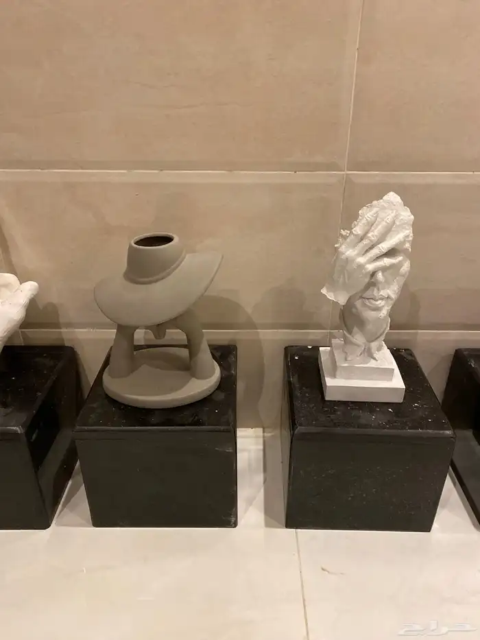 مجسمات وتحف 1