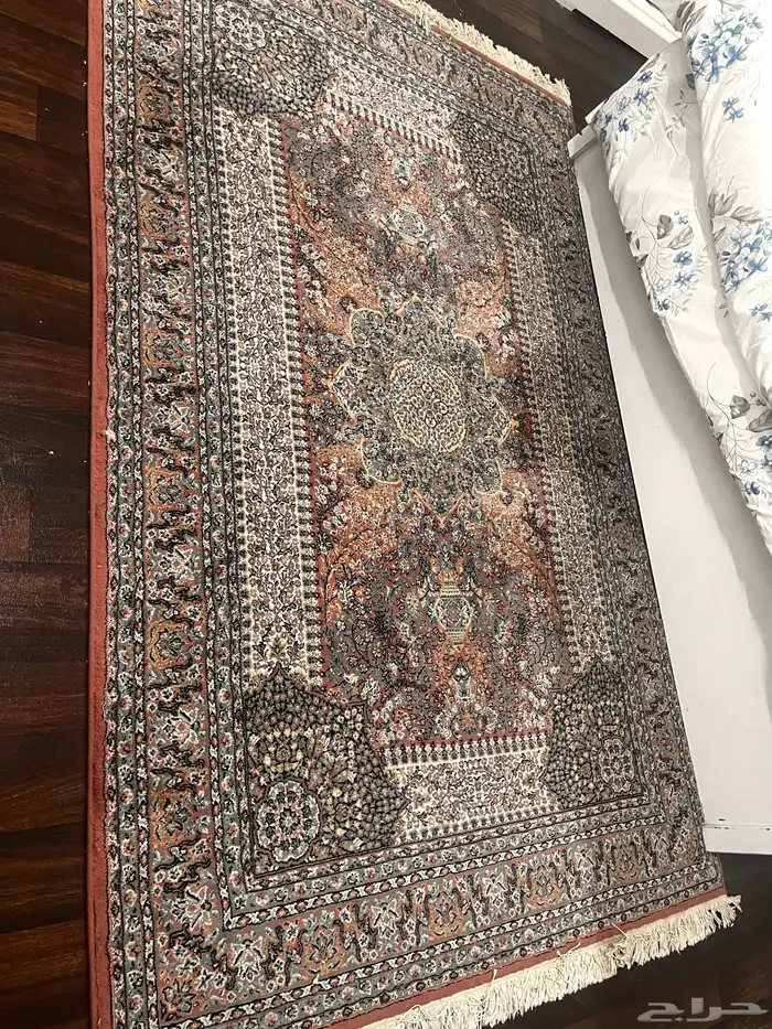 سجاد مترين و30 سانتي في متر ونص 200 ريال 1