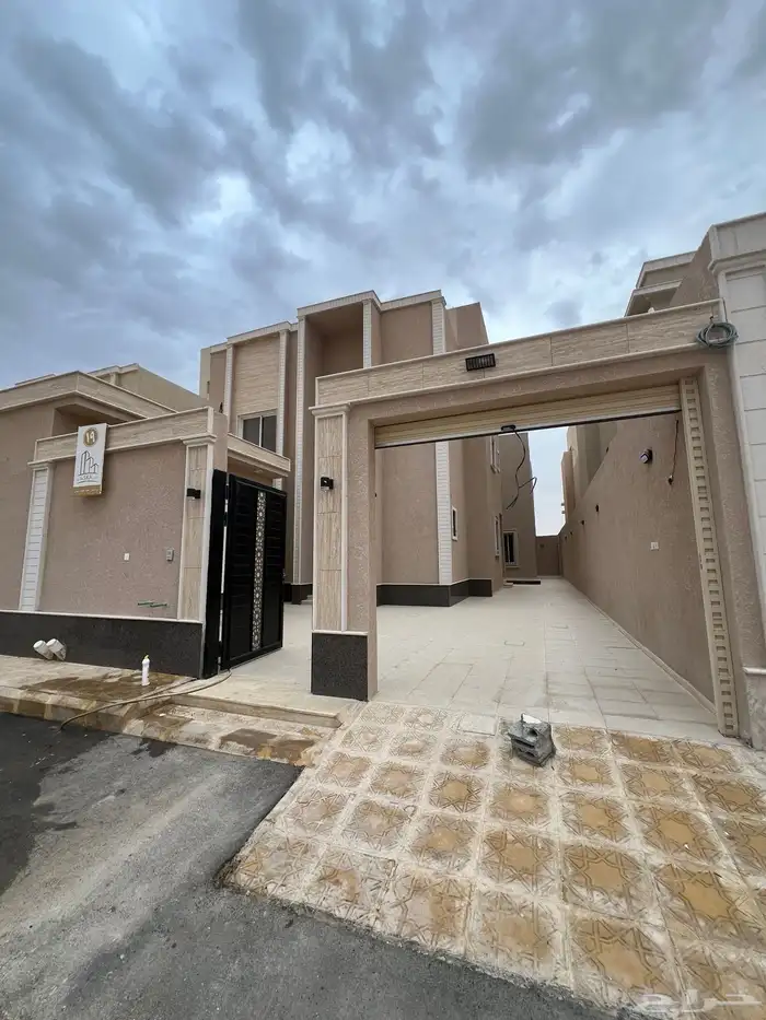 فلل فله بالخرج حي الملقا مساحه 450م جديدة للبيع 0
