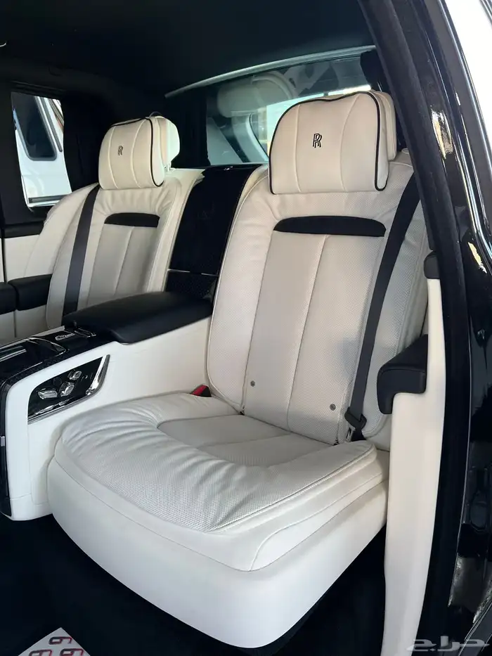 كولينان بلاك بادج - Rolls-Royce Cullinan Black Badge 2025 8