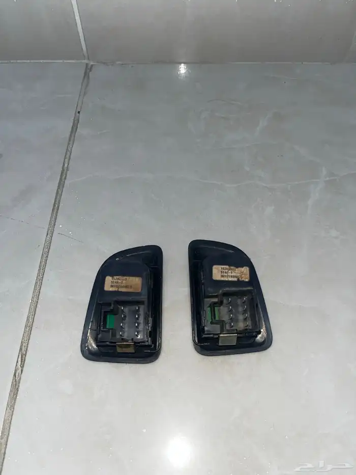 ازرار قزاز خلفي لجمس او شفر من 2003 الى 2007 الشكل الكلاسيك 1