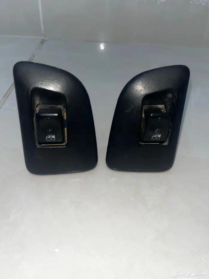 ازرار قزاز خلفي لجمس او شفر من 2003 الى 2007 الشكل الكلاسيك 0