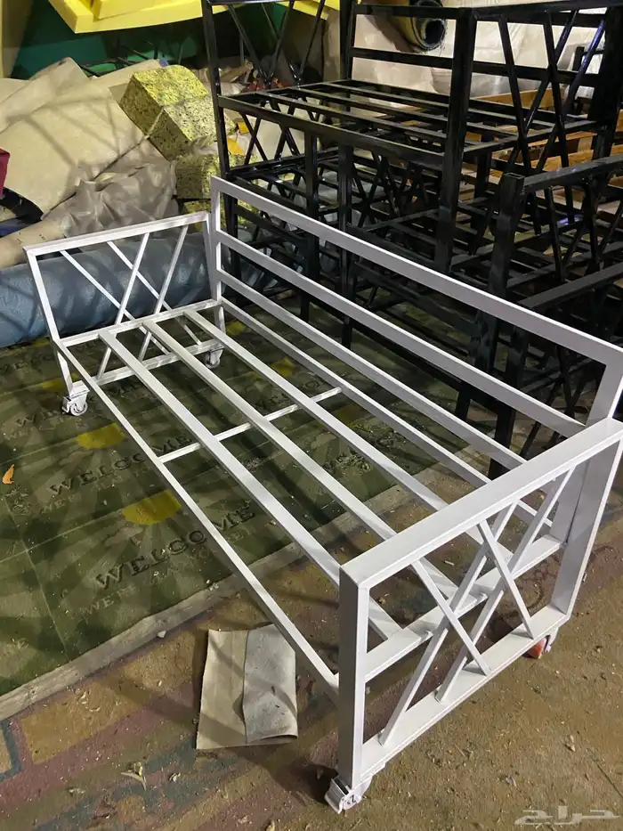 كراسي خارجية طقم حديد او خشب 47