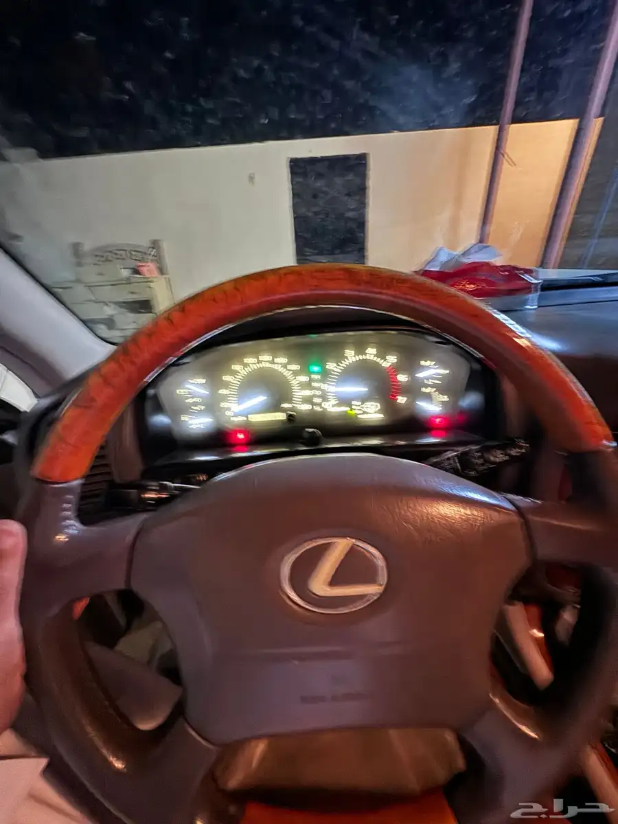 جيب لكزس 2001 2