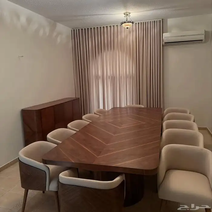 طاولة طعام 1