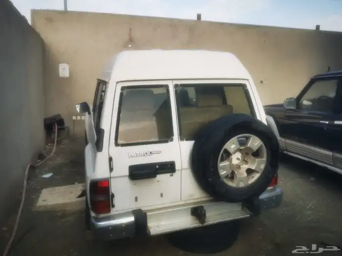 للبيع باترول نيسان ربع 89بدي الهيكل الخارجي فقط 0