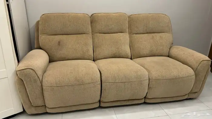 كنبة للبيع اللون بيج 1