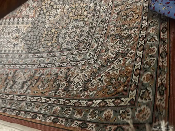 سجاد مترين و30 سانتي في متر ونص 200 ريال 0
