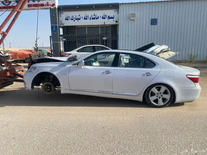 صالون لكزز موديل 2009 قطع غيار تشليح فقط 0