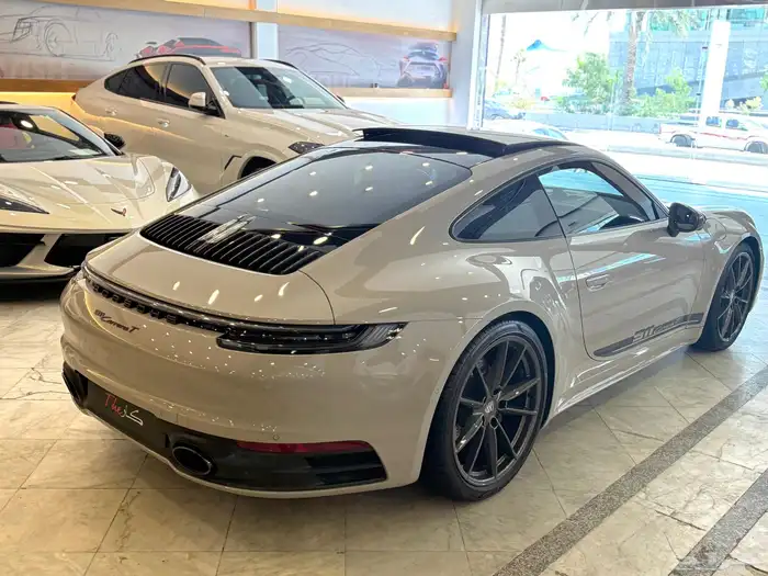 بورش كاريرا T 2023 7