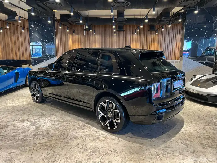 كولينان بلاك بادج - Rolls-Royce Cullinan Black Badge 2025 5