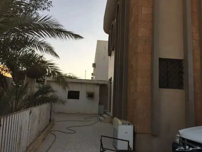 فله على شارع تجاري 2