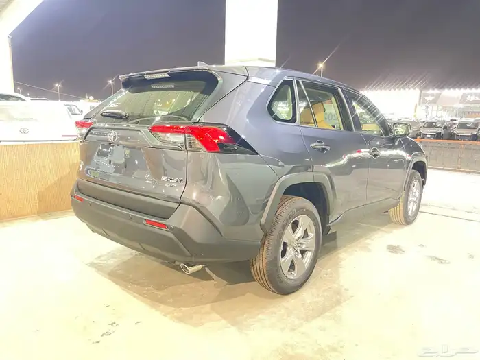 تويوتا راف فور استاندر دبل موديل 2025 ألوان رمادي 6