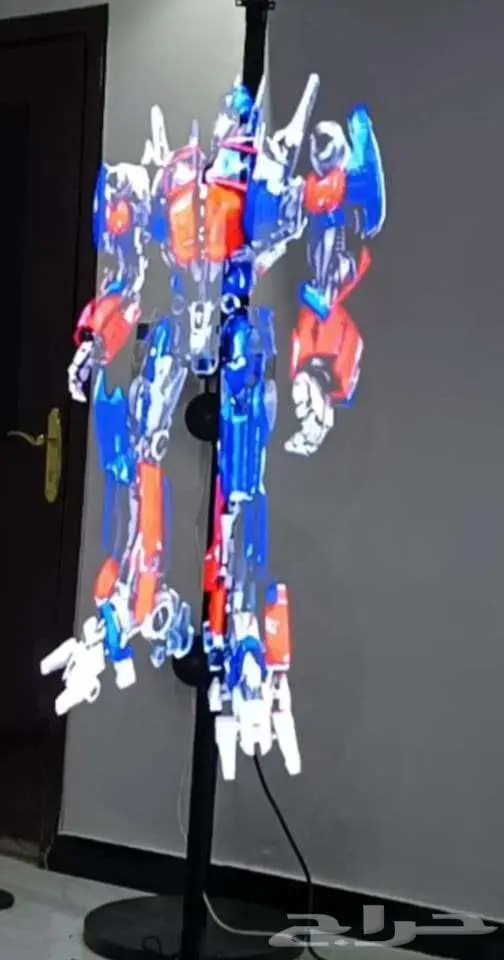 مروحة الهولوجرام ... العرض اللي تبي يخلي الناس توقف وتتفرج 1