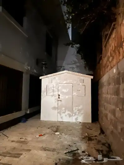 مستودع غرفة خارجية متنقلة 3 2.5 مجهزة بكهرباء اضاءة و مراوح 0