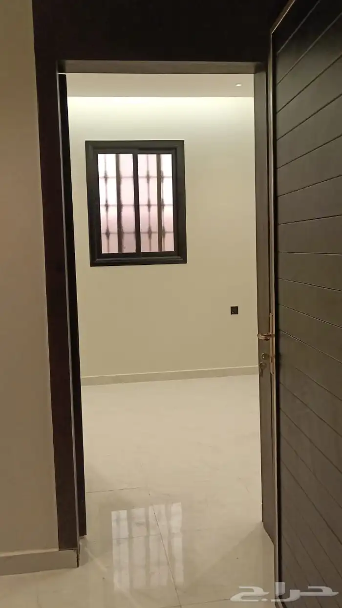 عقار زاوية للبيع   سكني استثماري في موقع استراتيجي الجبيلة 16