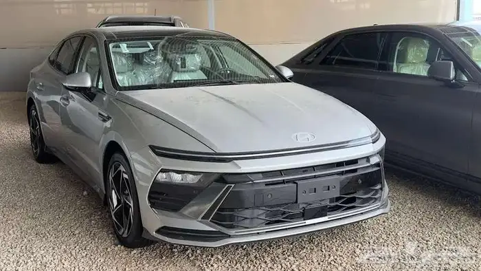 هيونداي سوناتا 2025 كومفورت فضي واسود 1