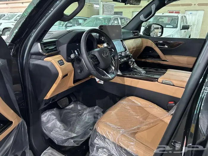 لكزس LX600 موديل 2025 BB فل كامل جديد بالنقد والتقسيط 12