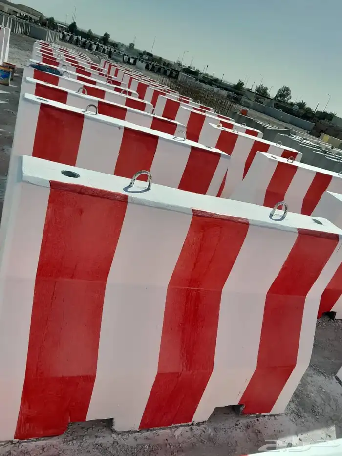 حواجز خرسانية قواعد أناره جميع المقاييس 18