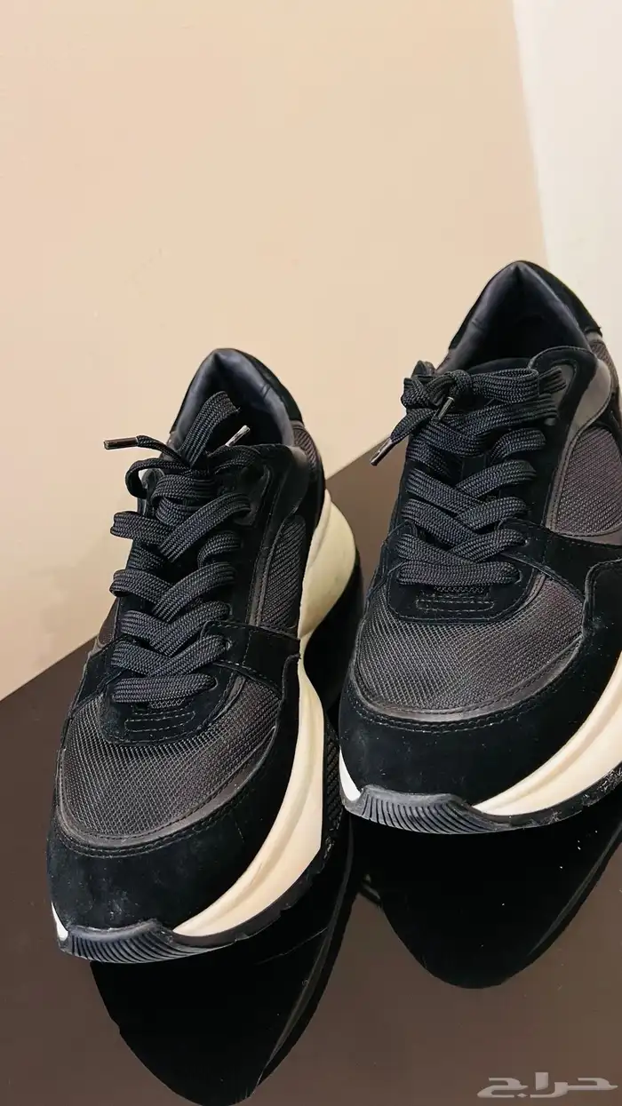 جزمه مسخدمه مره وحده فقط مقاس44 2