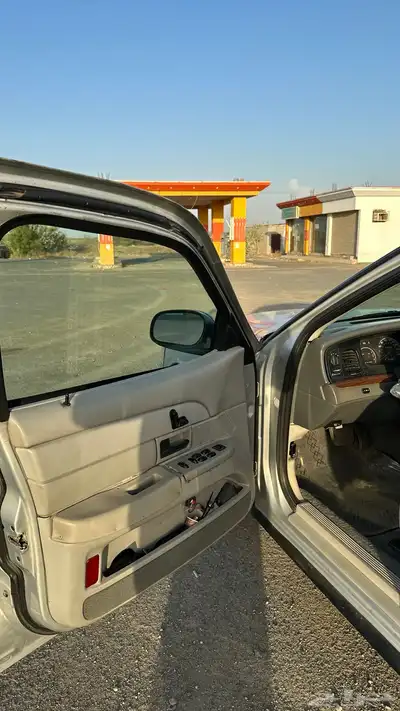 فورد فكتوريا 2003 2