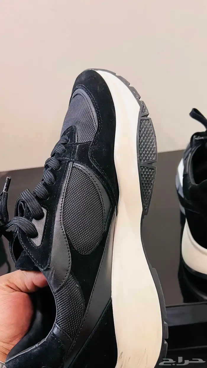 جزمه مسخدمه مره وحده فقط مقاس44 9