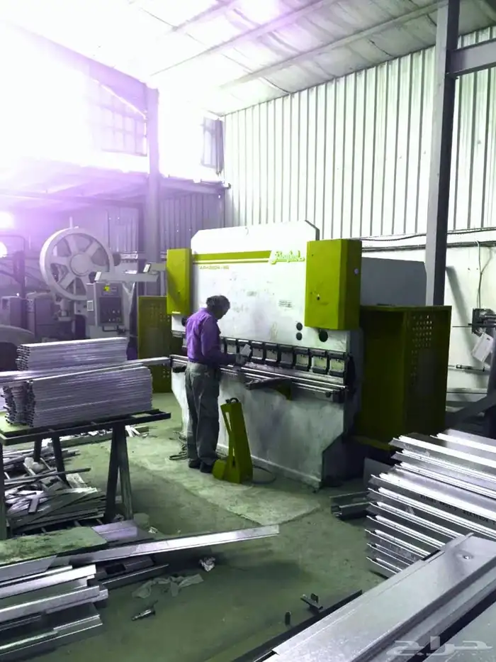 مصنع حداده ابواب وسلالم دربزينات درج شبابيك حماية حديد 15